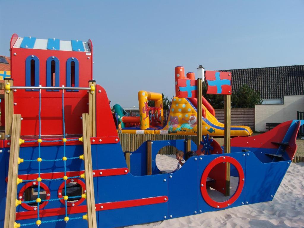 Park Kerlinga Hotel Bredene Buitenkant foto