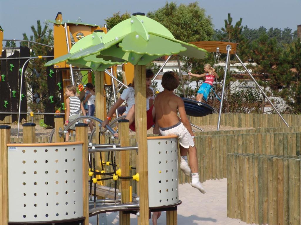 Park Kerlinga Hotel Bredene Buitenkant foto